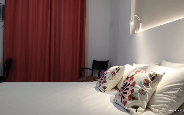 Apartamentos em Gomes Carneiro 84/Copanema