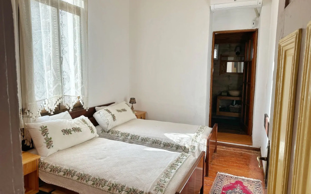 Saklı Konak