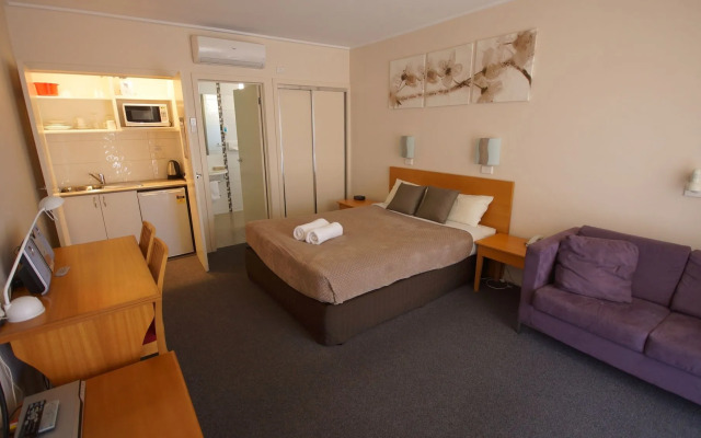 Homestead Motor Inn & Apartments