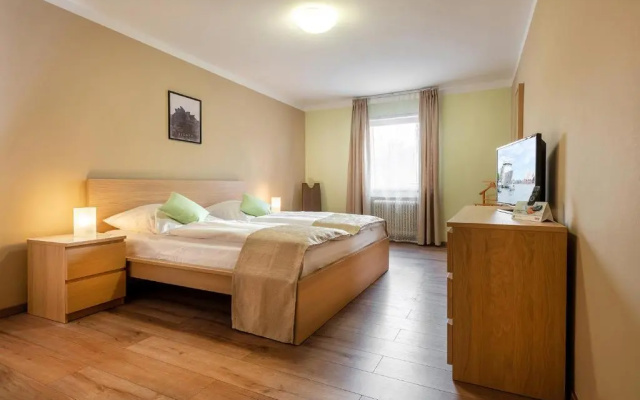 City Hotel