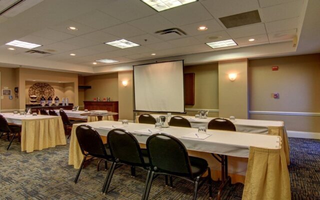 Holiday Inn Express & Suites Alpharetta - Windward Parkway by IHG