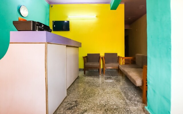 OYO 37728 Raghav Residency