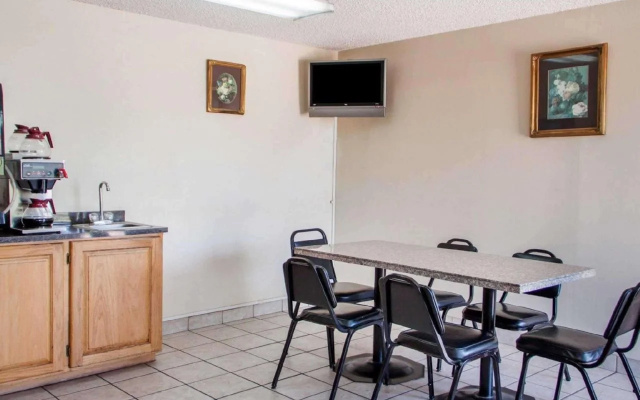 Econo Lodge