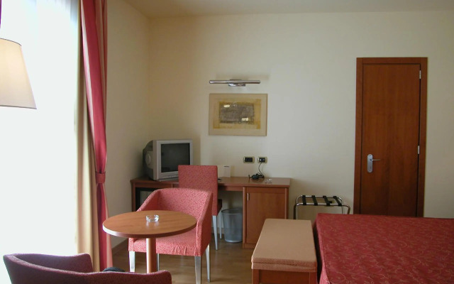 West Florence Hotel