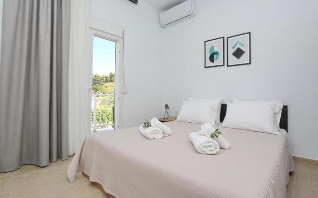 Mare Monte Luxury Apartments 2