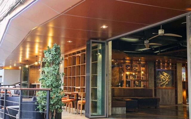 Mad Monkey Phuket