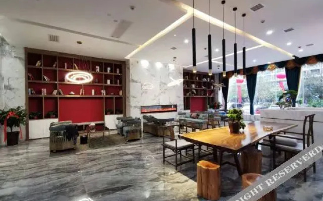 Zhishang Light Luxury Hotel (City Hall)