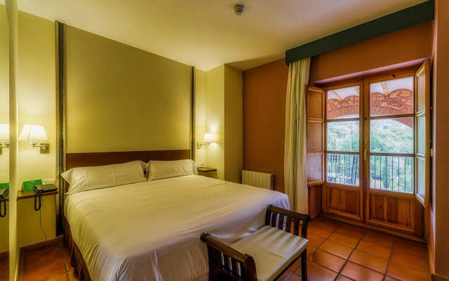 Hotel Jardines de la Santa