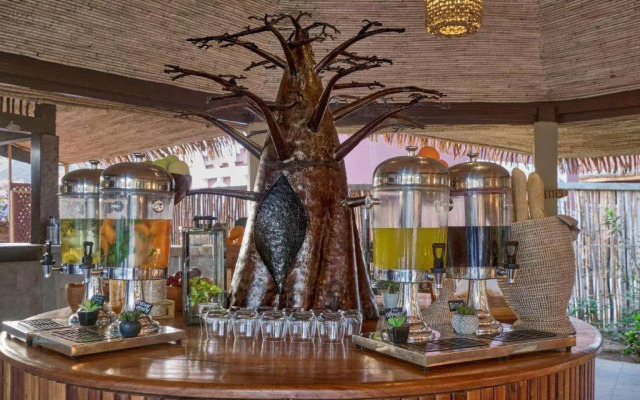 Royam Hotel