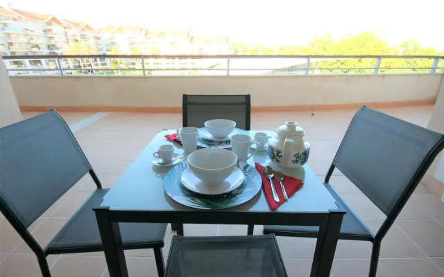 Modern Apartment in Luxurious Condominium