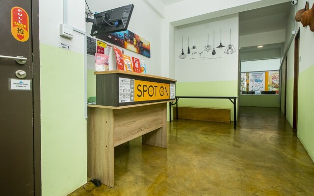 The Traveler Home by OYO Rooms