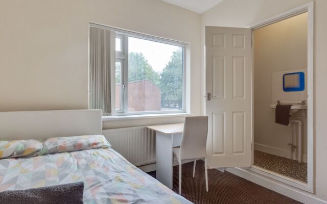 Spacious Apartment in Coventry Near Coventry University