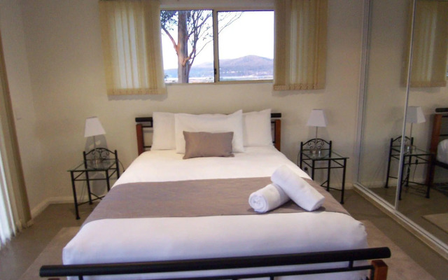 Pelican Point Tasmania