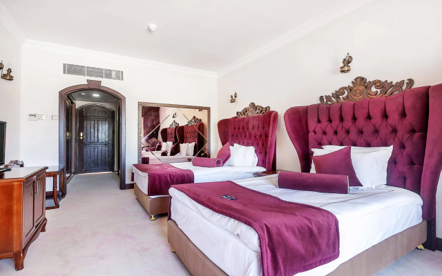 Le Chateau Lambousa Hotel