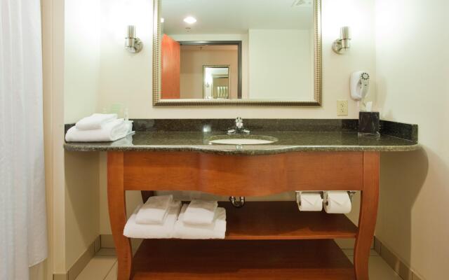 Holiday Inn Express Hotel & Suites Fredericksburg, an IHG Hotel