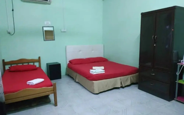 OYO Homes 90600 Ummi Chalet Dungun