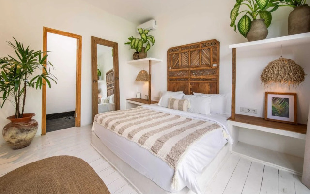 Tropical Design, Private Villa, 3 BR, Umalas