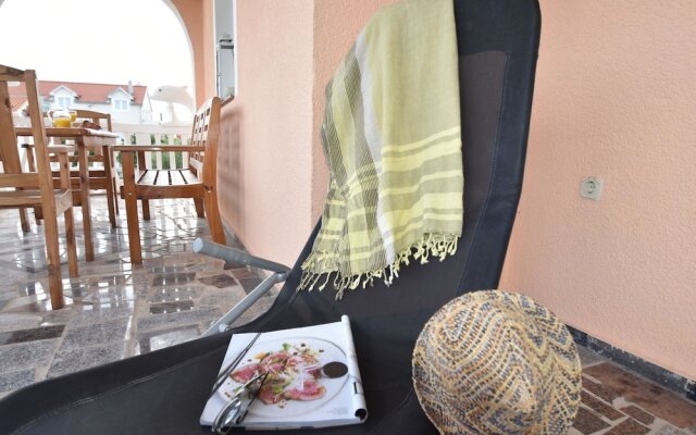 Spacious Apartment in Vodice With Garden