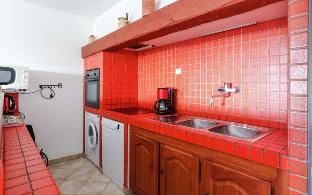 Provencal Holiday Home in Bormes-les-Mimosas with Pool