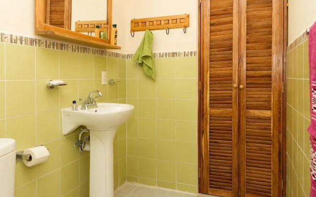 Cancun Guest House 4 Terrace Tub