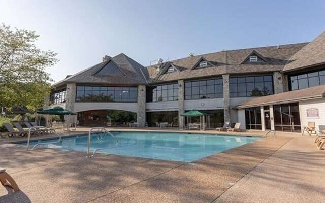 Red Tee 6 Bedroom Condo