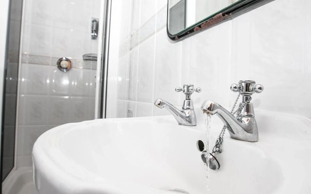 Ardmor Country House