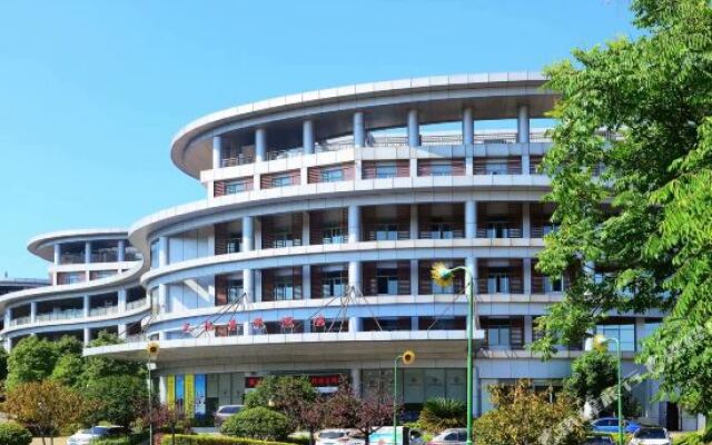 Changsha Jianjing Garden Hotel (Provincial Government Metro Station)
