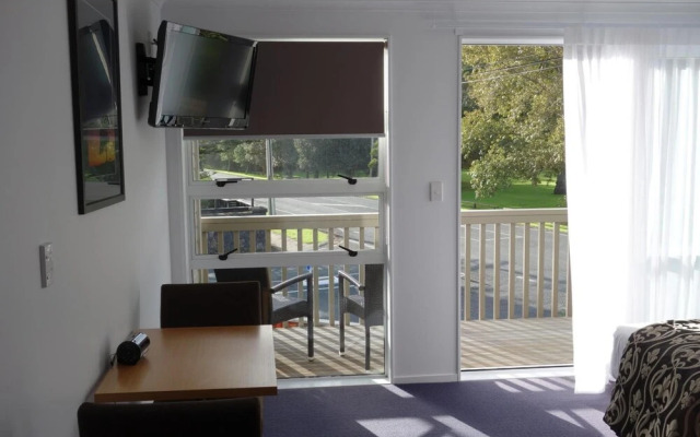 Parakai Springs Lodge