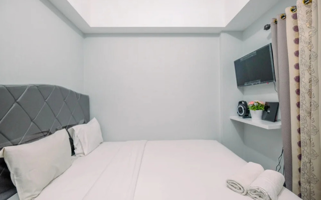 Comfort 1Br At Royal Heights Apartment