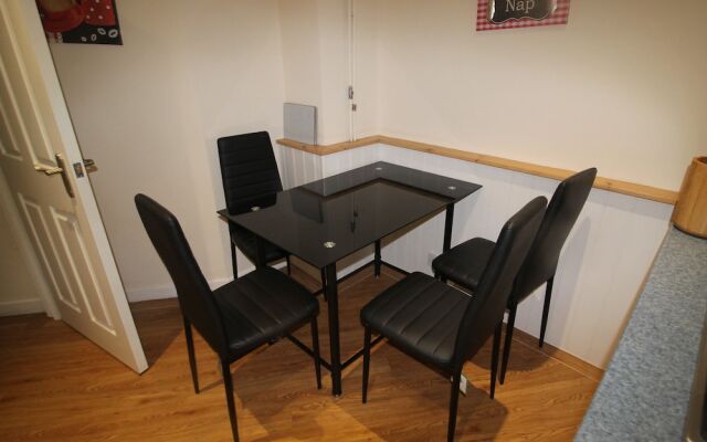 Tywn 2 Bed Apartment by Cardiff Holiday Homes