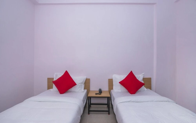 Oyo Flagship 30074 Electronic City