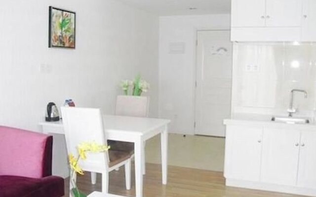Pleasant Grasse Hotel