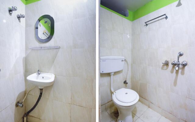 SPOT ON 67631 Maa Tara Guest House