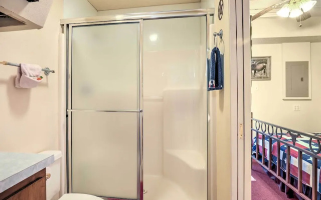 A-frame Ruidoso Retreat w/ Deck, Grill & Views!