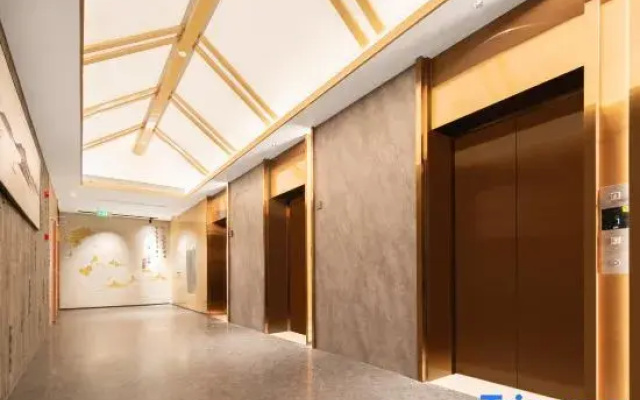 Wuhan Optics Valley Jianguo Puyin Hotel