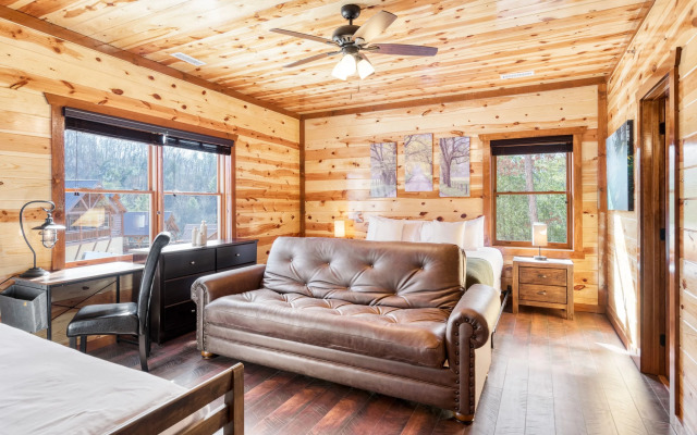 Boon by Avantstay 40-guest Luxe Smokies Retreat