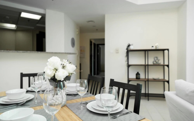 HiGuests - The Marina Torch