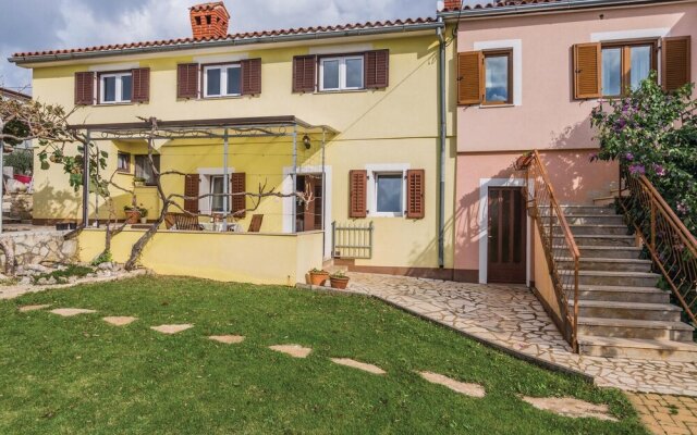 Beautiful Home in Brnobici With Wifi, 2 Bedrooms and Outdoor Swimming Pool