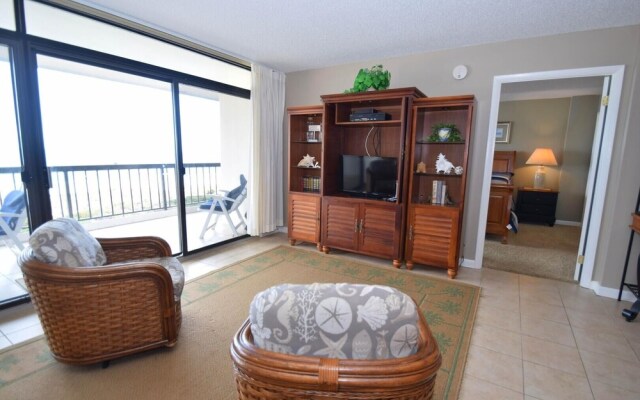 Irene 506 2 Bedroom Condo by RedAwning