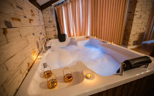 Poison Garden Suite & SPA