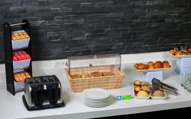 Holiday Inn Express Hotel & Suites Puebla Angelopolis by IHG