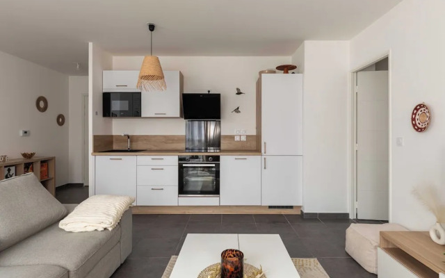 Charming Apartment 2br/4p - Near to Lyon