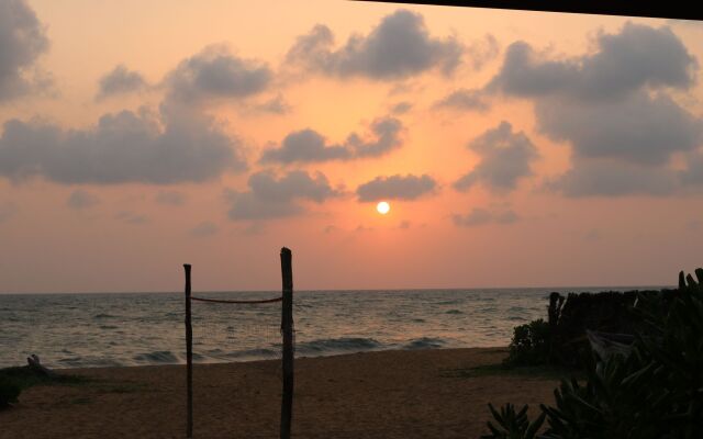 Dolphin Beach Kalpitiya