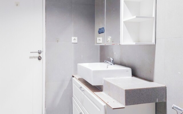 Homey And Modern 1Br At Paddington Heights Apartment