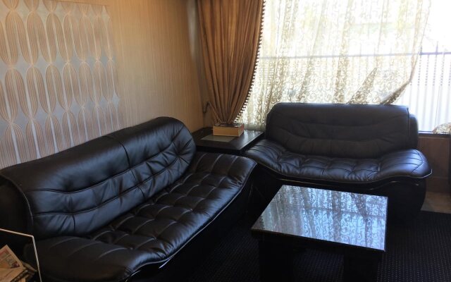 Hometel Suites