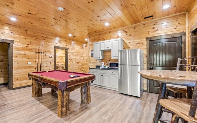 The Great Maple Retreat 13 Bedroom Home by Redawning