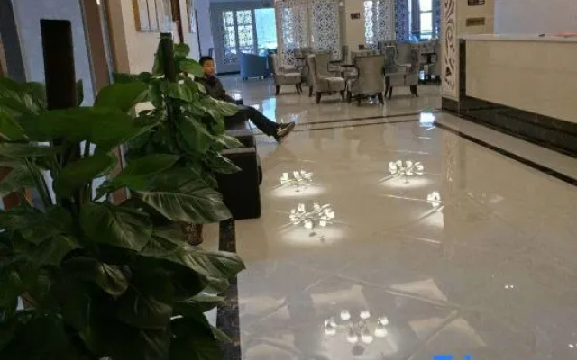 Peng'an Pengyue Business Hotel