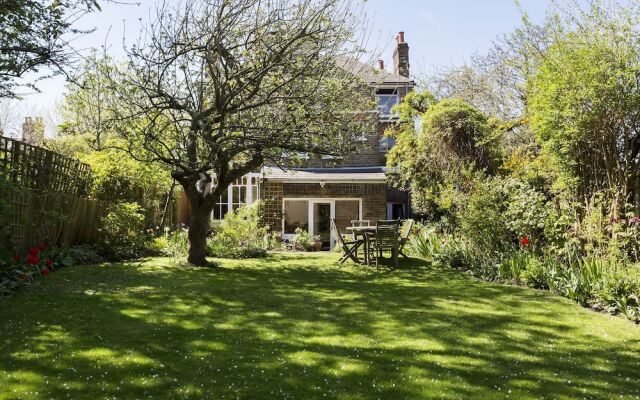 Veeve - Big Oakfield House