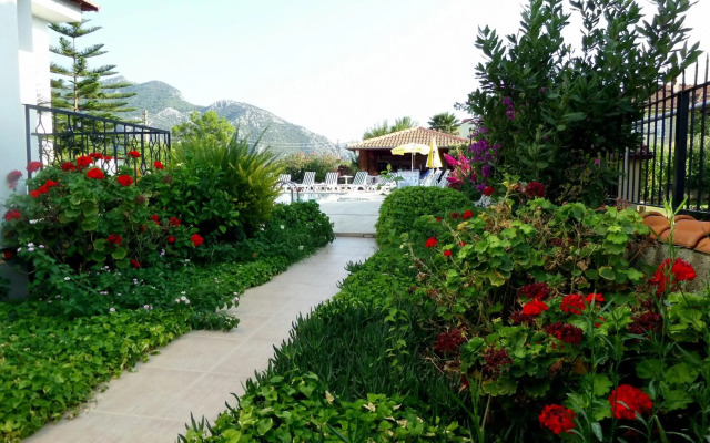 Yaprak Hotel