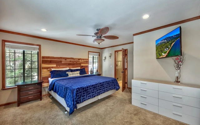 1760t Thunderbird Cabin 3 Bedroom Home